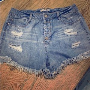 Frayed jeanshorts